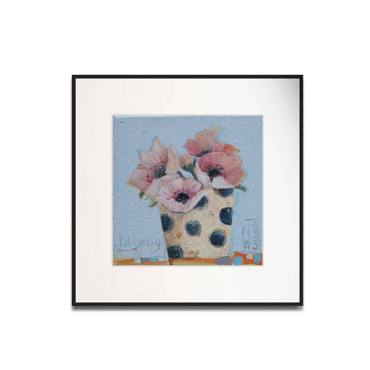 Steben rosa Blumen in der Kanne FineArt, Print von Nicole Wenning
